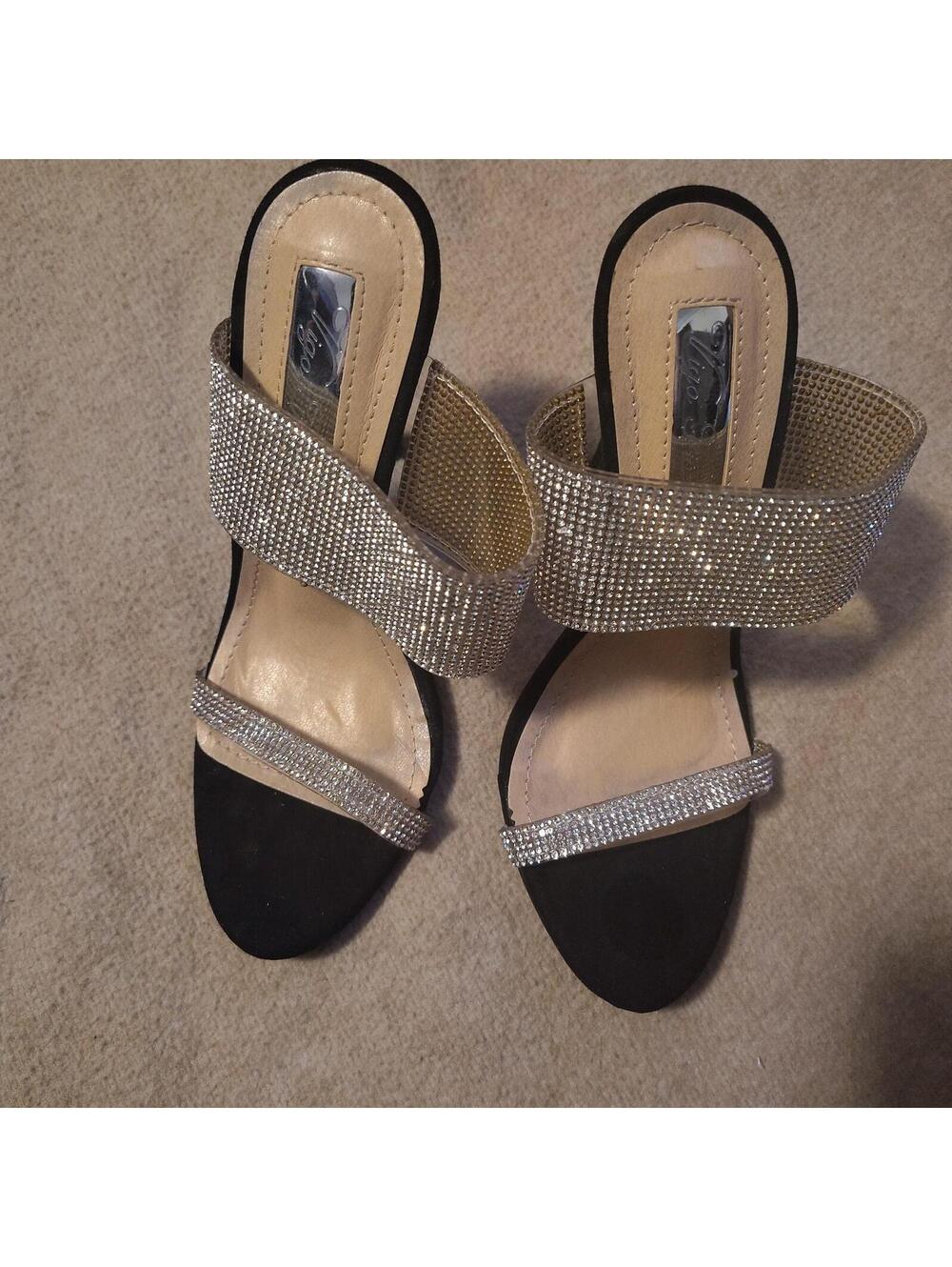 Vigo Fiore sandals feature crystal-embellished double straps Size 8
